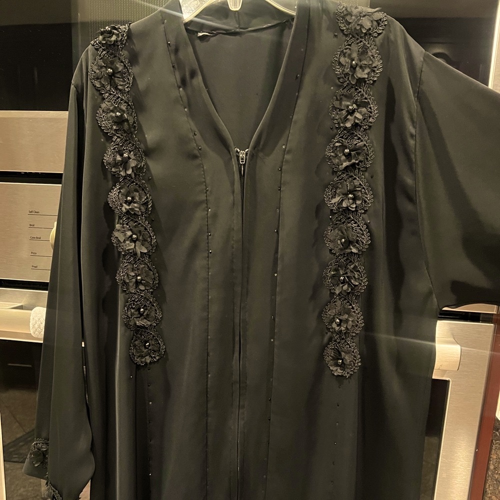 Abaya / thobe / middle eastern clothing